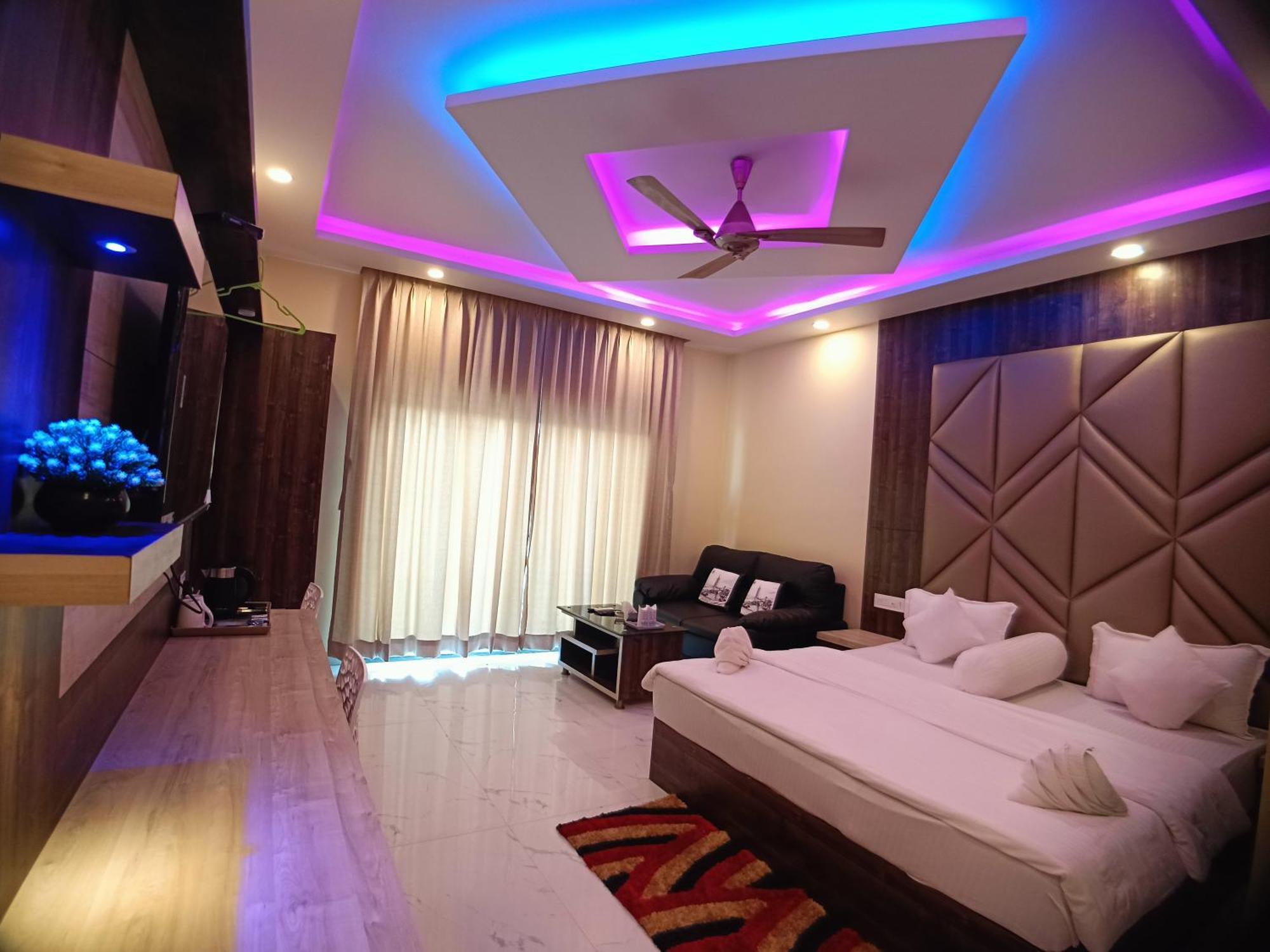 The Triton Beach Resort 만다르모니 외부 사진