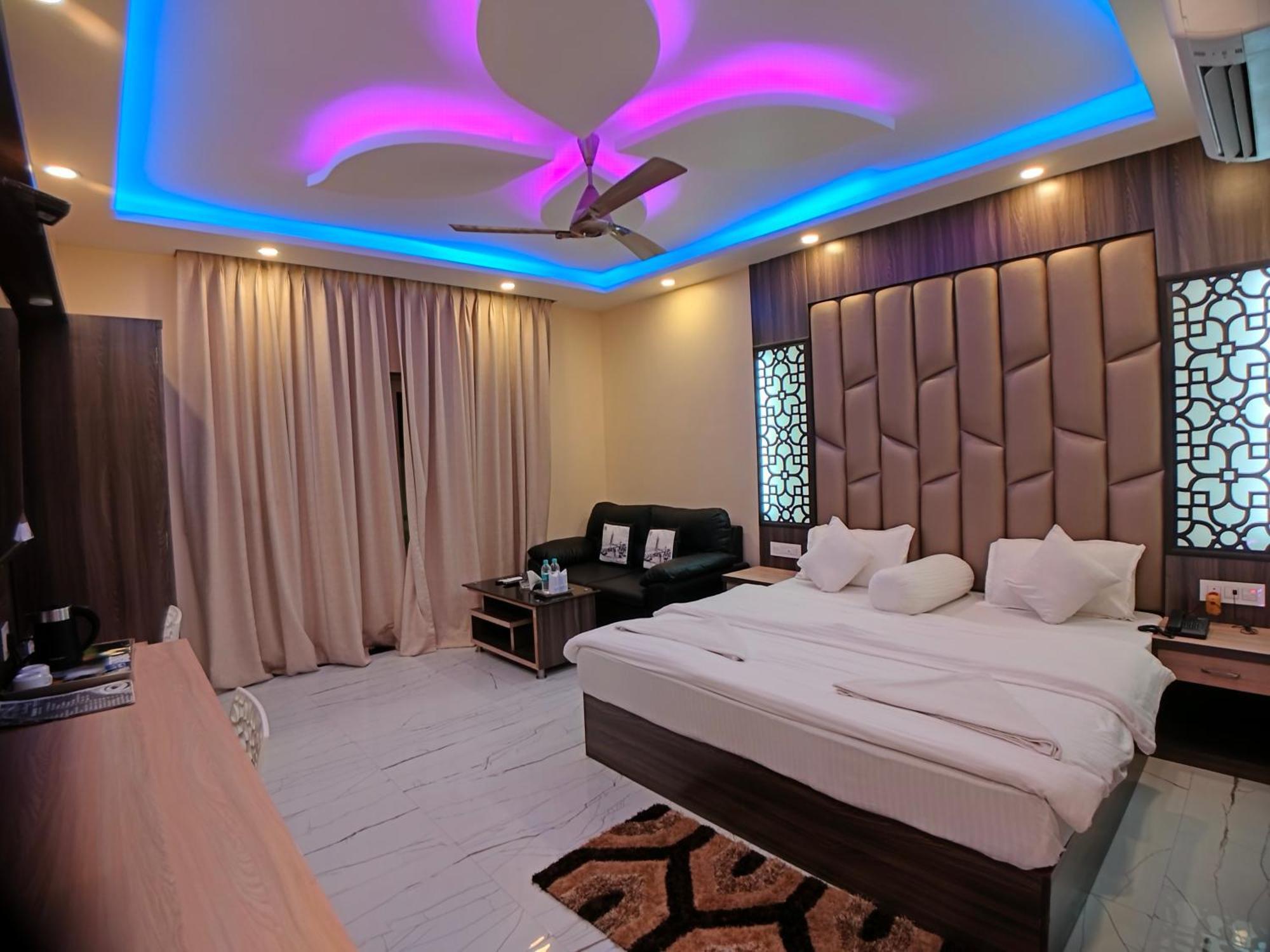 The Triton Beach Resort 만다르모니 외부 사진