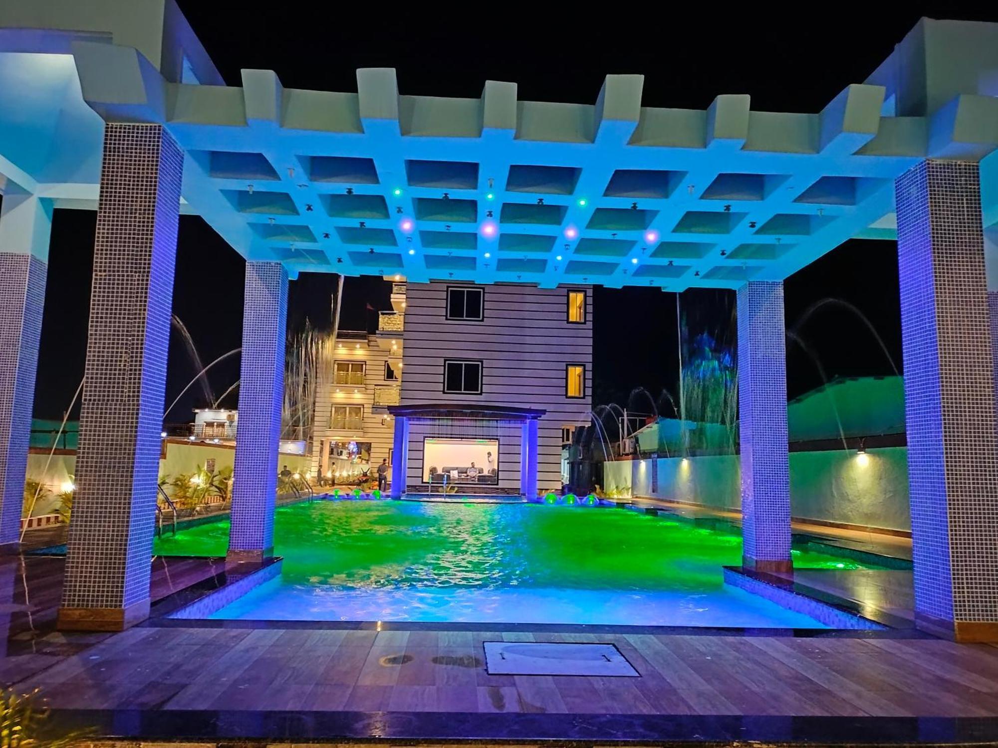 The Triton Beach Resort 만다르모니 외부 사진