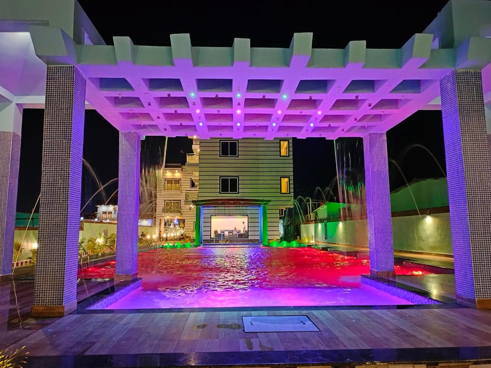 The Triton Beach Resort 만다르모니 외부 사진