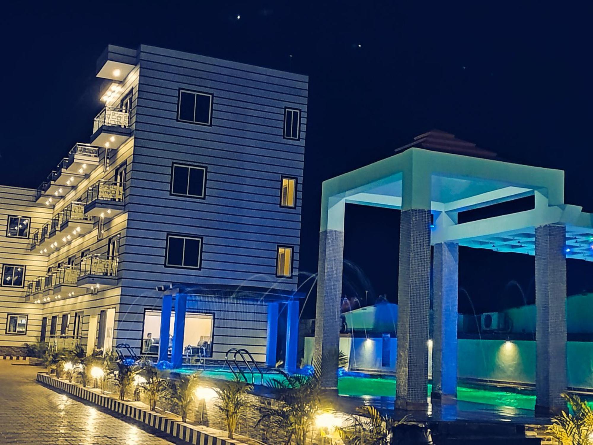 The Triton Beach Resort 만다르모니 외부 사진